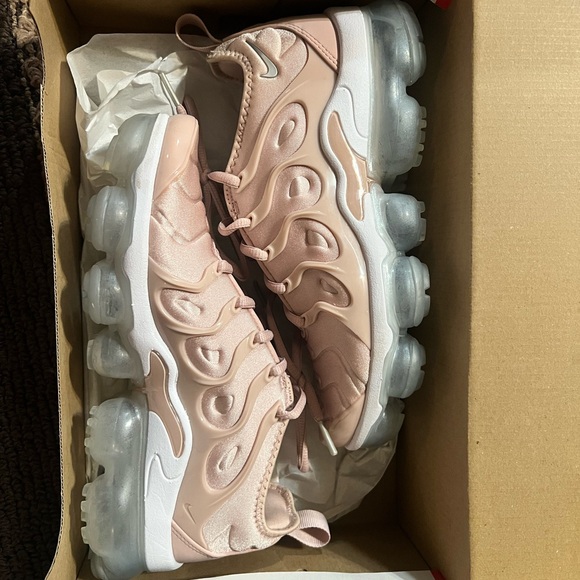 Nike Pink Air VaporMax Plus Sneakers - Picture 1 of 3